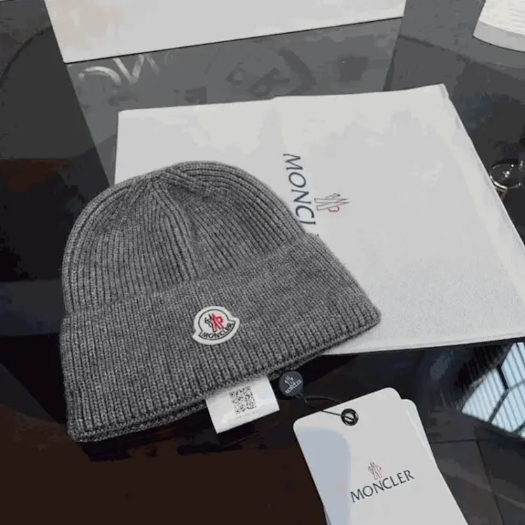Moncler Hat ( 38 + styles)