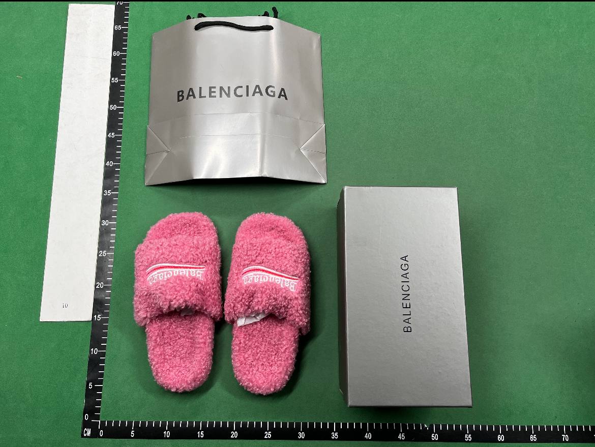 Balenciaga fluffy slippers sandal - 2