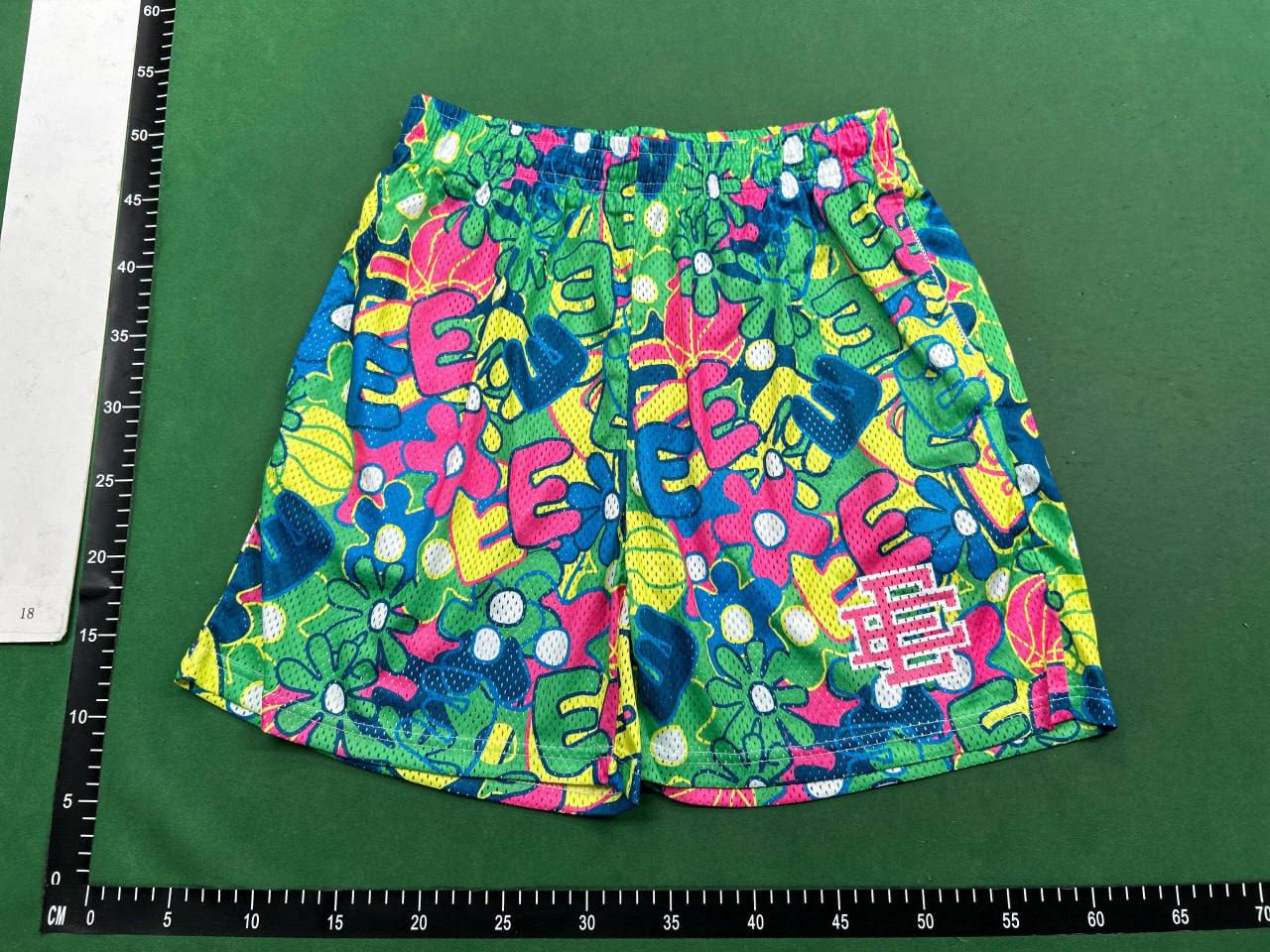 EE Shorts                                                                                                             - 4
