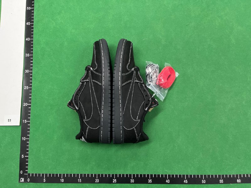 AJ1 X Travis Scott - 5