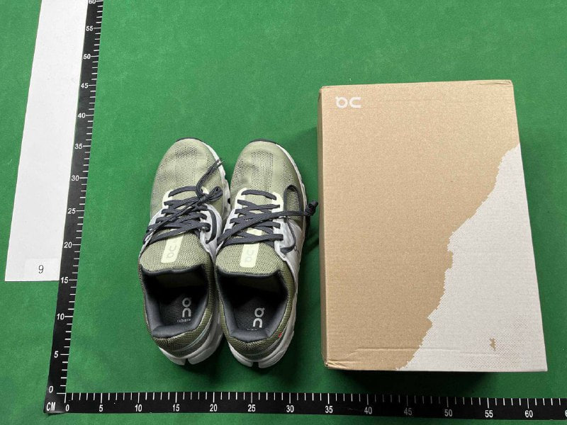On cloud shoes   (30 CP) - 2