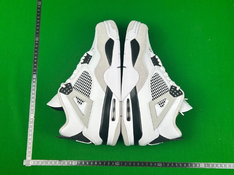  AJ4  - 2