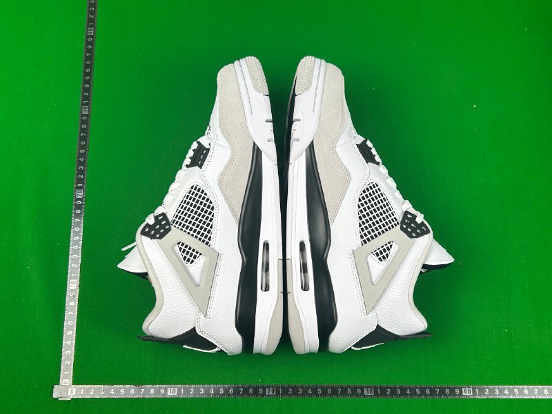  AJ4  - 3