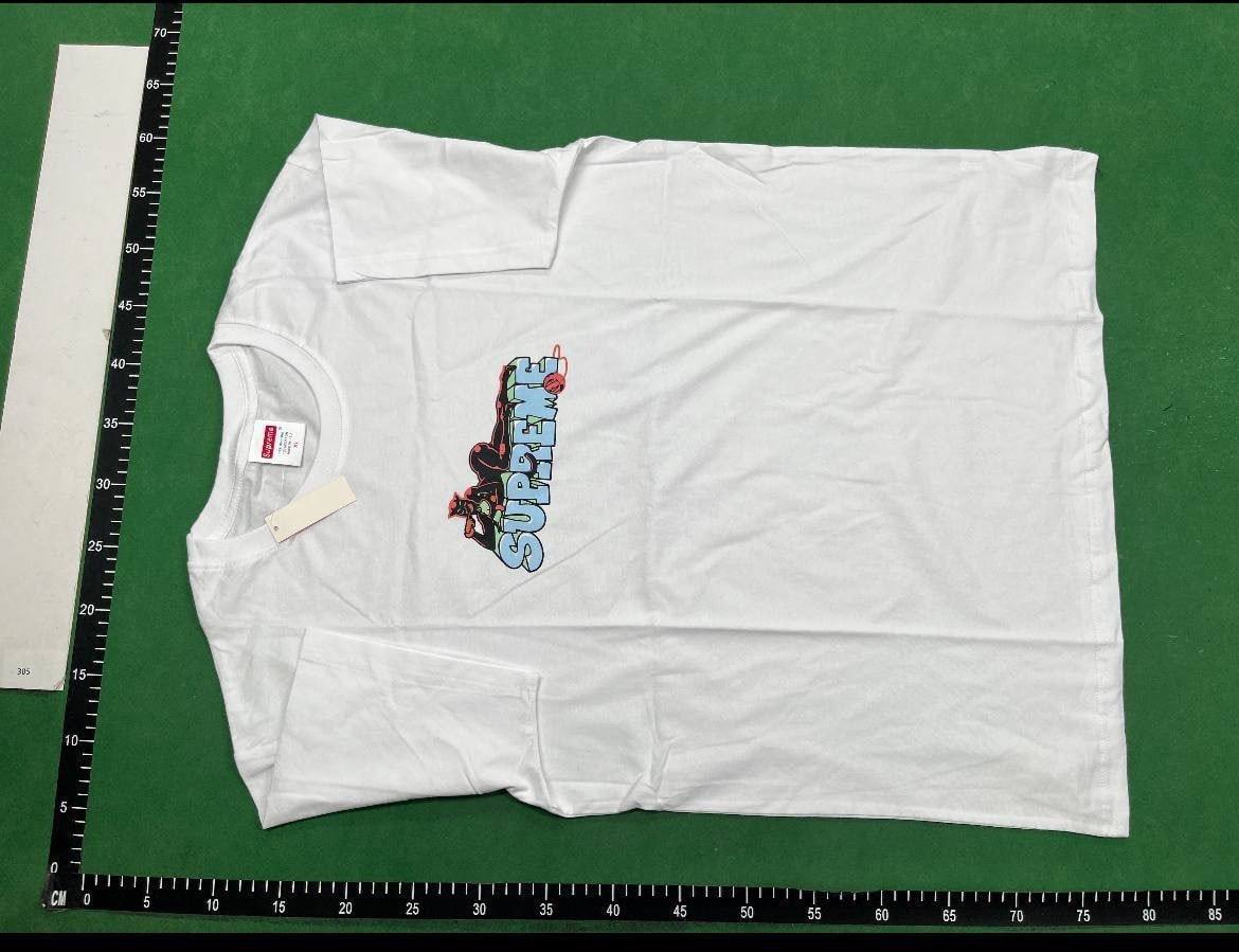 Supreme t-shirt                                                                                                            - 3