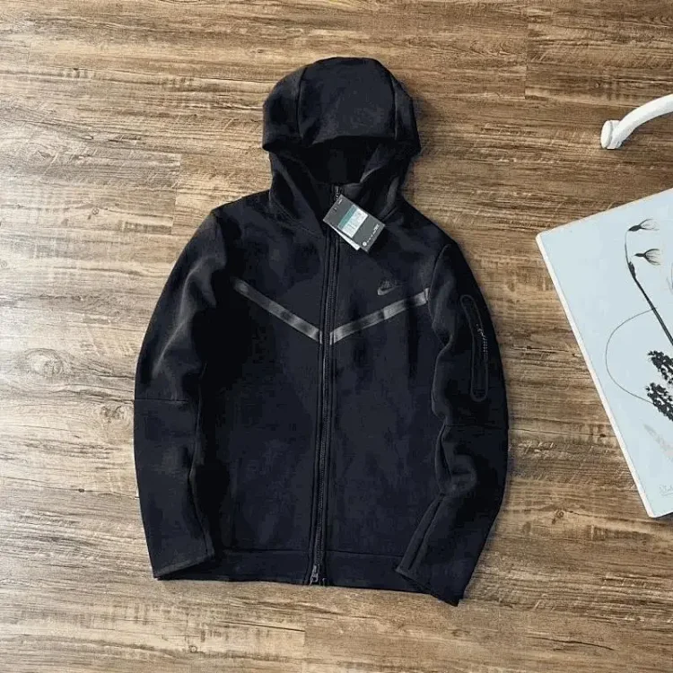 NIKE Tech Suits（40+ Styles）