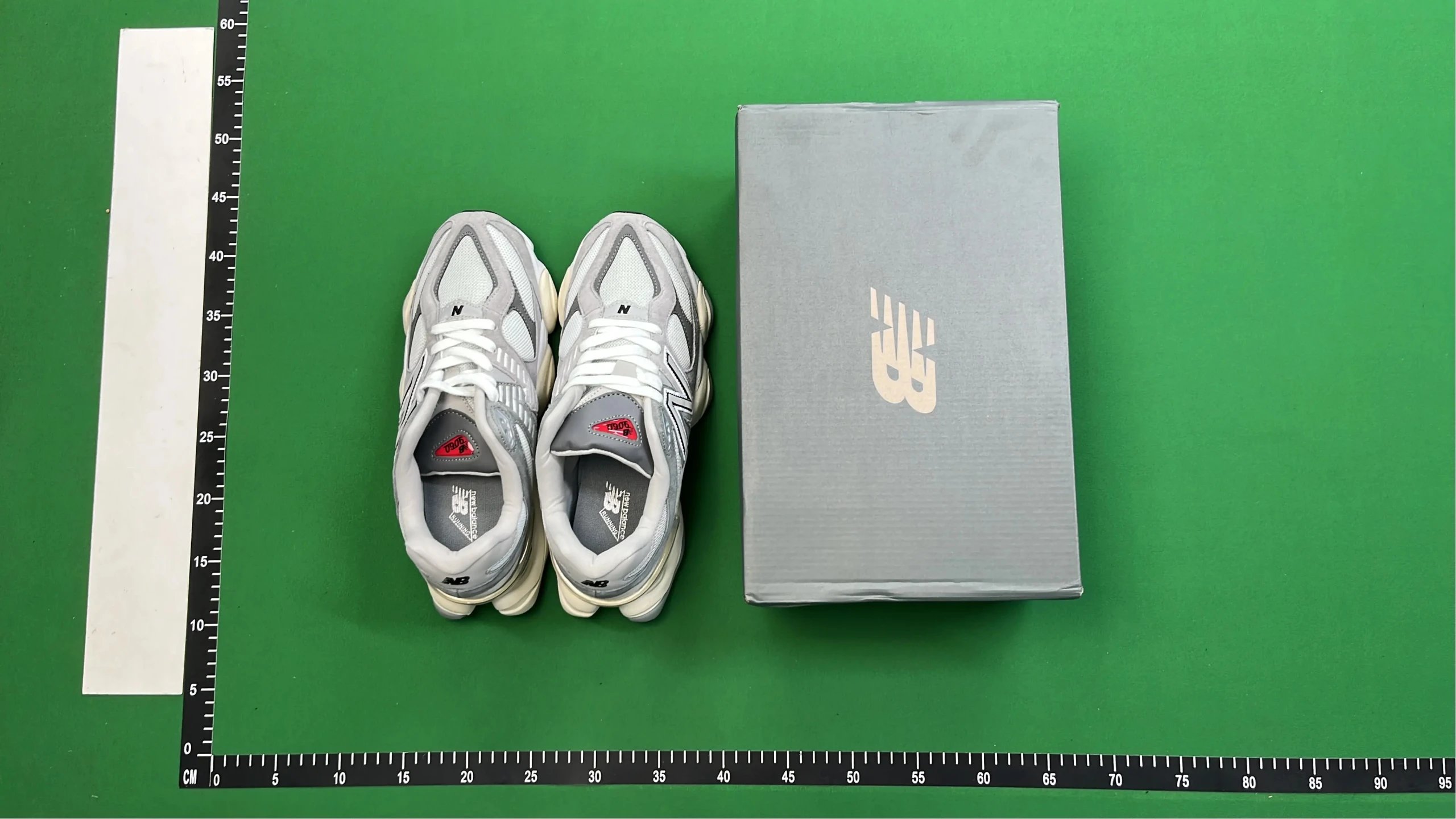 NEW BALANCE 9060 - 2