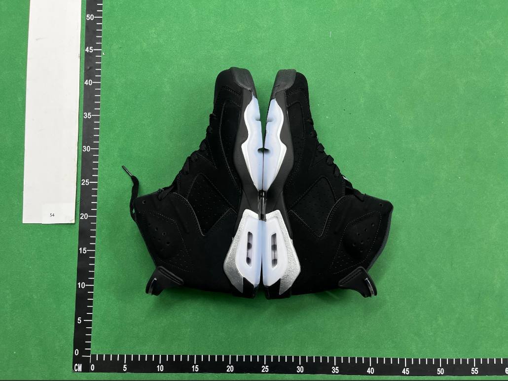 NIKE AIR JORDAN 6 - 5