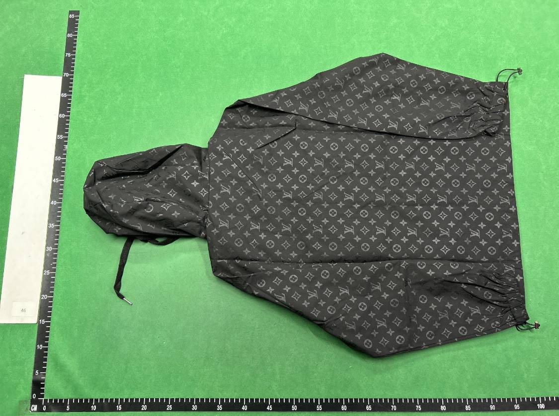 LOUIS VUITTON WINDBREAKER - 3