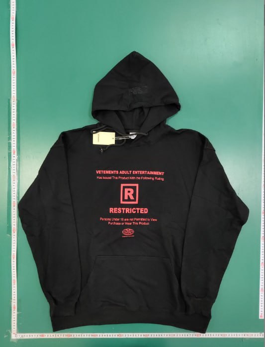 Vetements hoodie  (34 CP) - 2