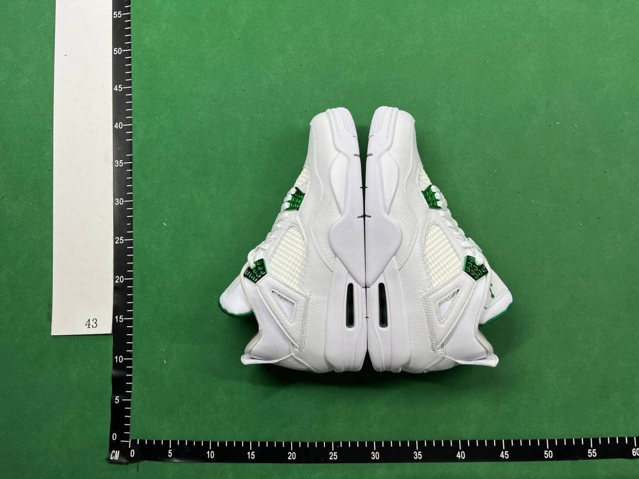 Air Jordan 4     (26 CP) - 4