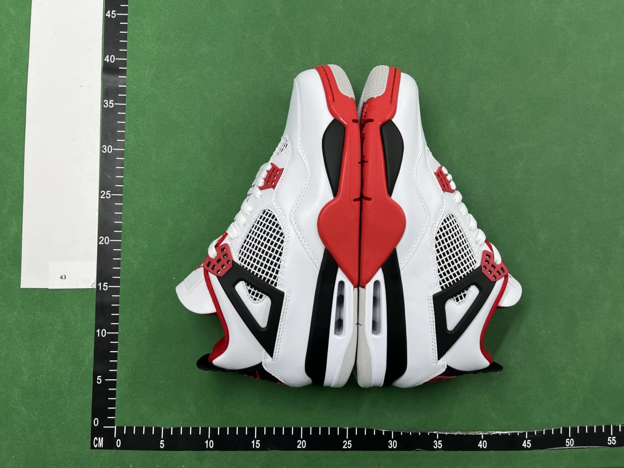 Air Jordan 4     (26 CP) - 5