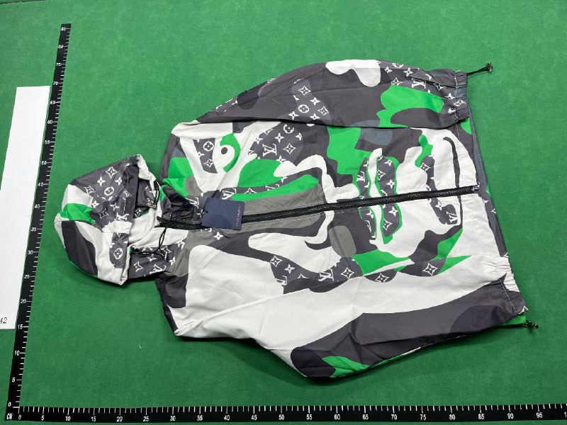 Luis Vuitton Windbreaker - 2