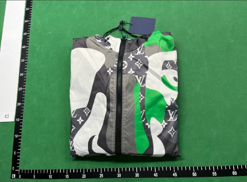 Luis Vuitton Windbreaker - 4