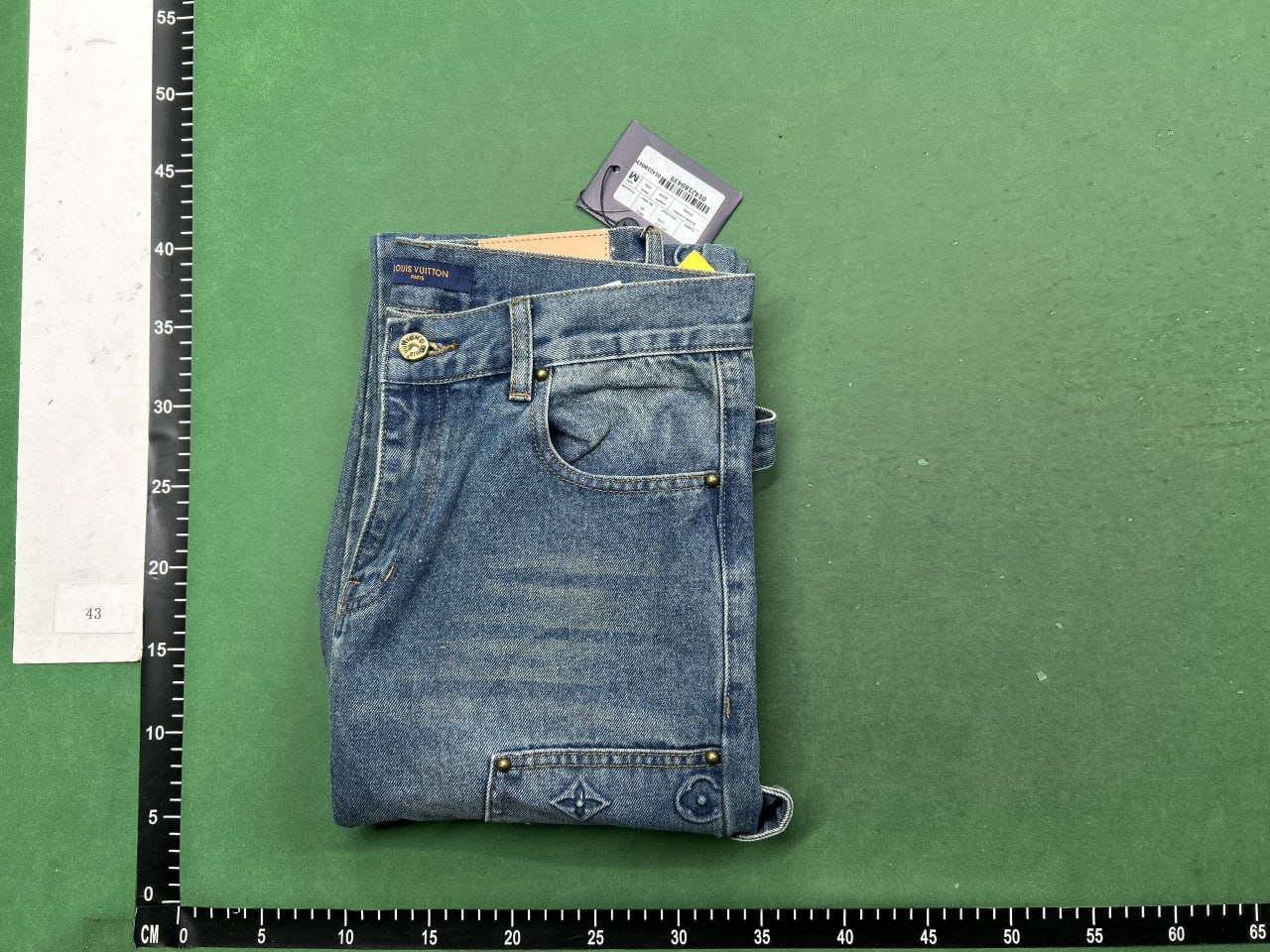 Louis Vuitton Pants - 4