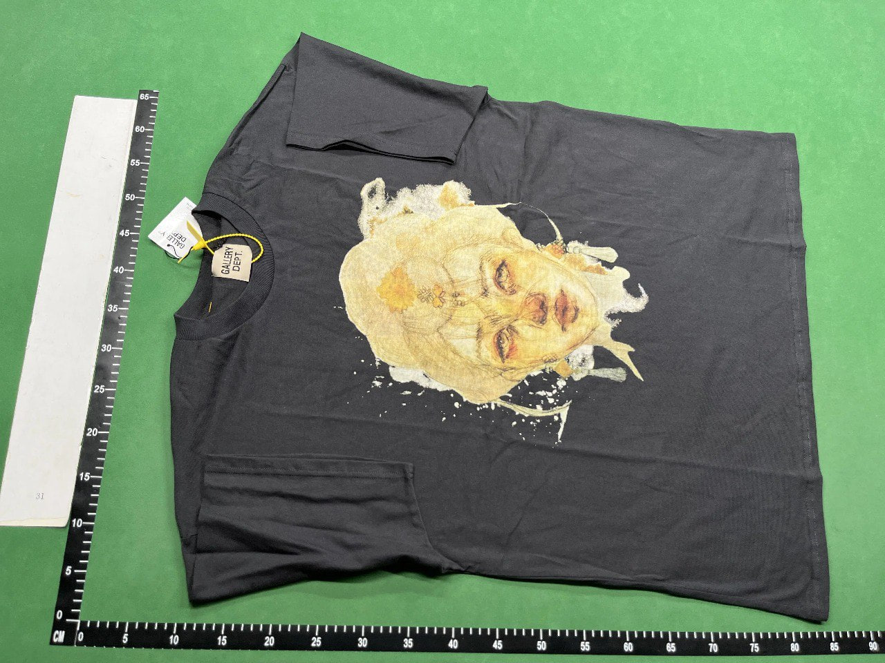 Gallery dept T-shirt   (40 CP) - 5