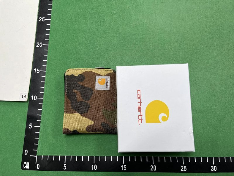 Carhartt wallet  (36 CP)