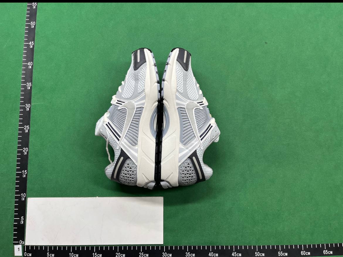  Nike Air Zoom Vomero 5 - 3