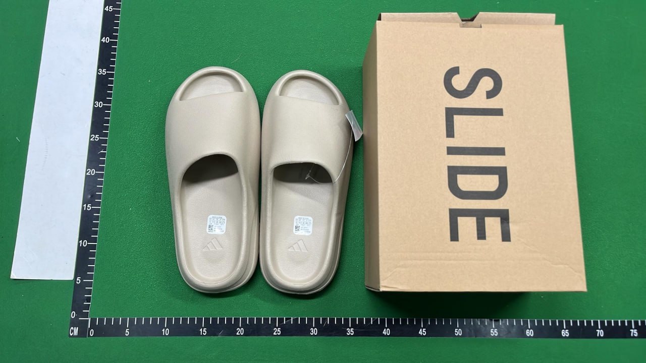  Yeezy Slippers - 2
