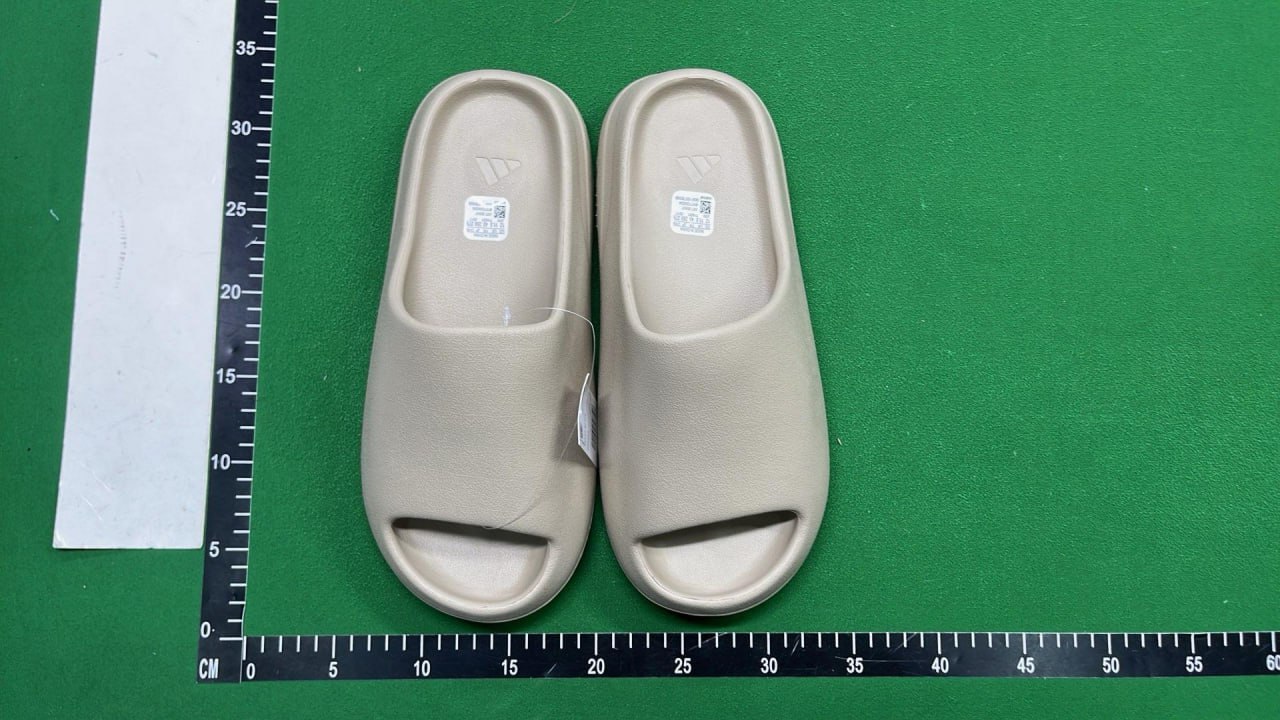  Yeezy Slippers - 5