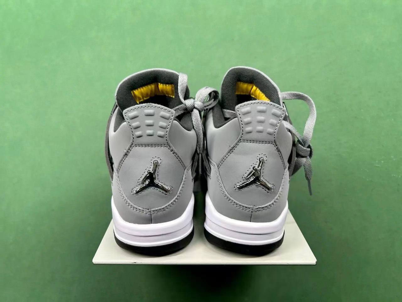  Air Jordan 4 - 4