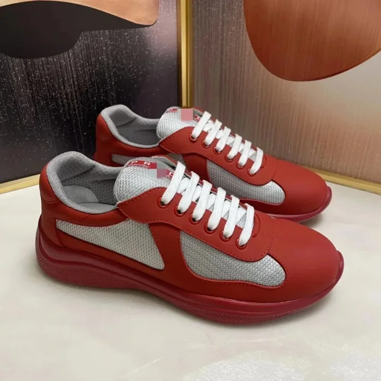 PRADA                                                                                               