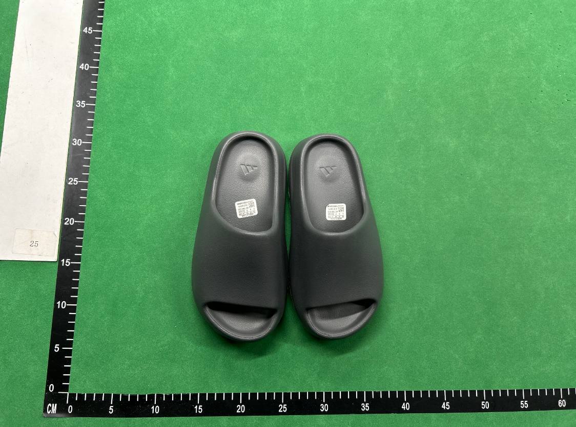 MANY YEEZY SLIDES - 2