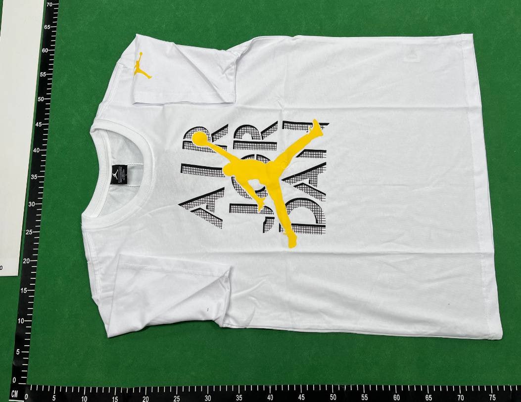  Jordan tee    - 2