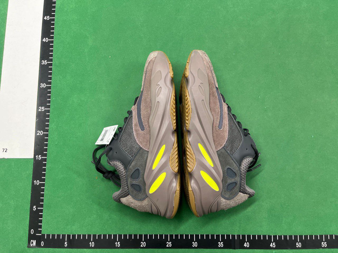 yeezy 700 - 3