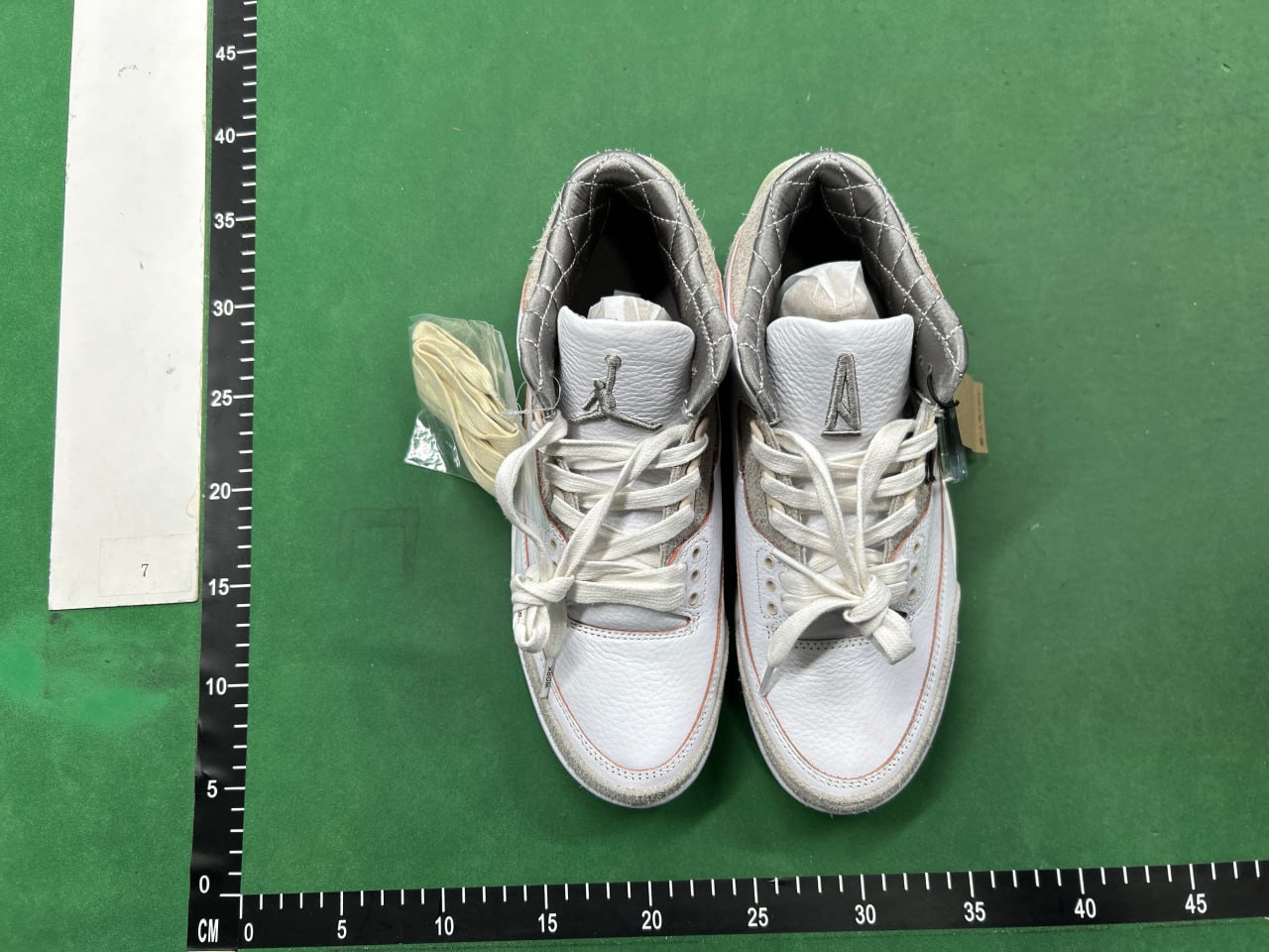 NIKE AIR JORDAN 3 - 4