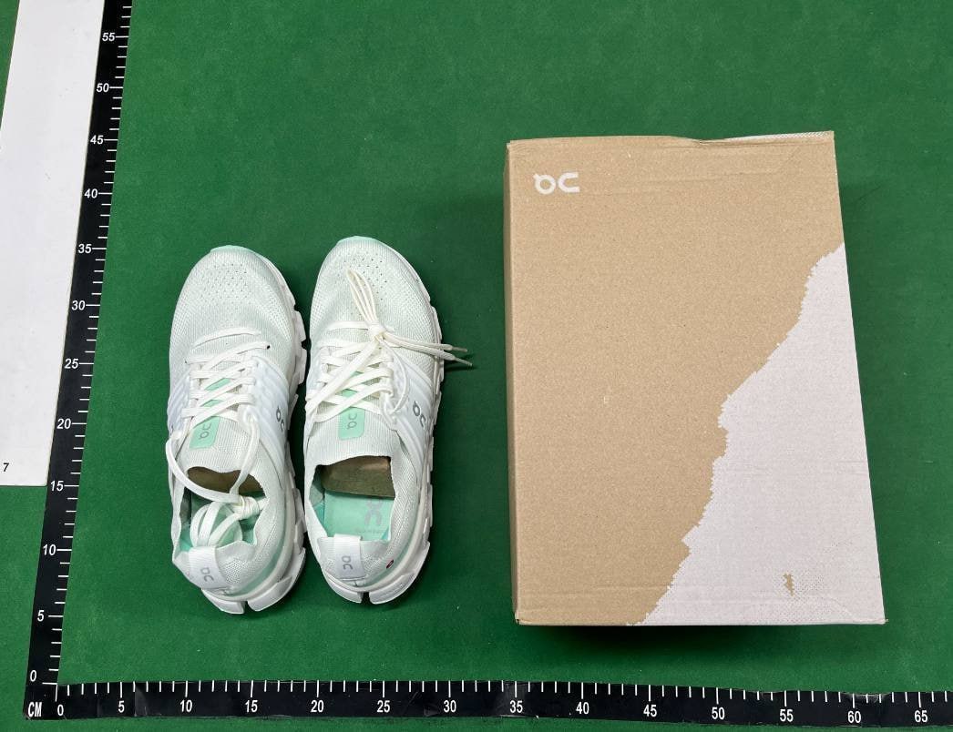 On clouds sneakers  (30 CP) - 2