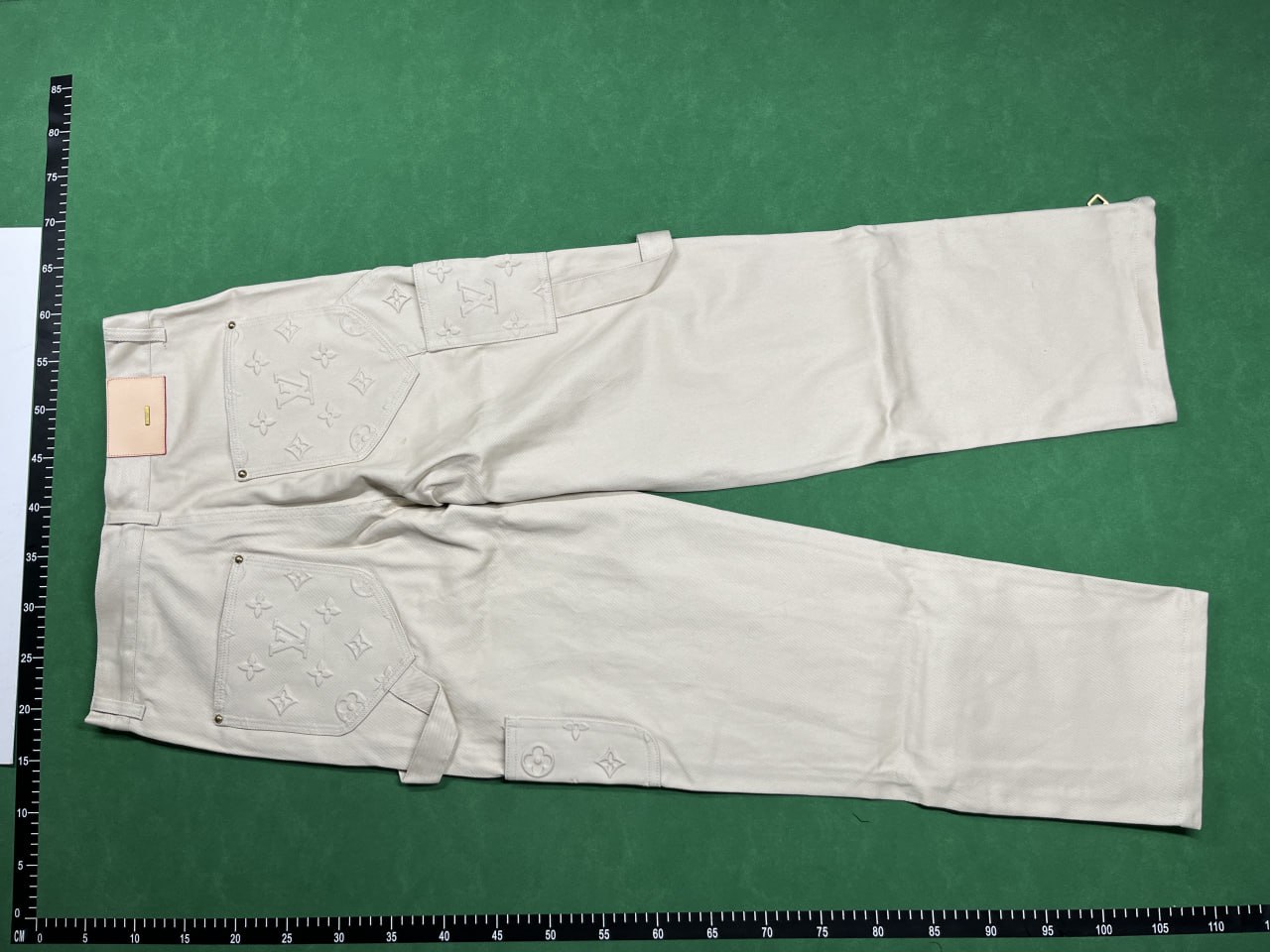 Louis Vuitton Pants - 3