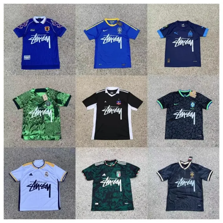  Football stussy T-shirt  (40 CP)