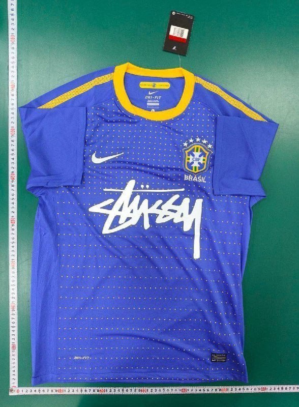  Football stussy T-shirt  (40 CP) - 5