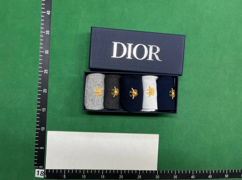 5 Pairs GUCCI & FENDI & LV Socks - 2