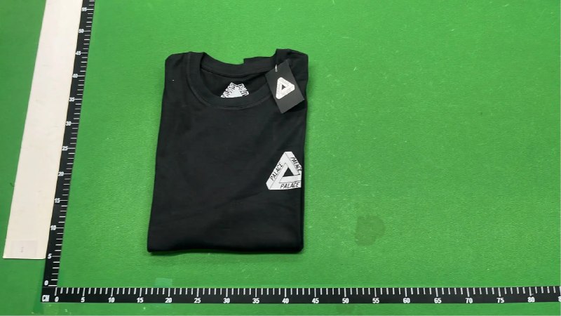  Palace T-Shirt - 4