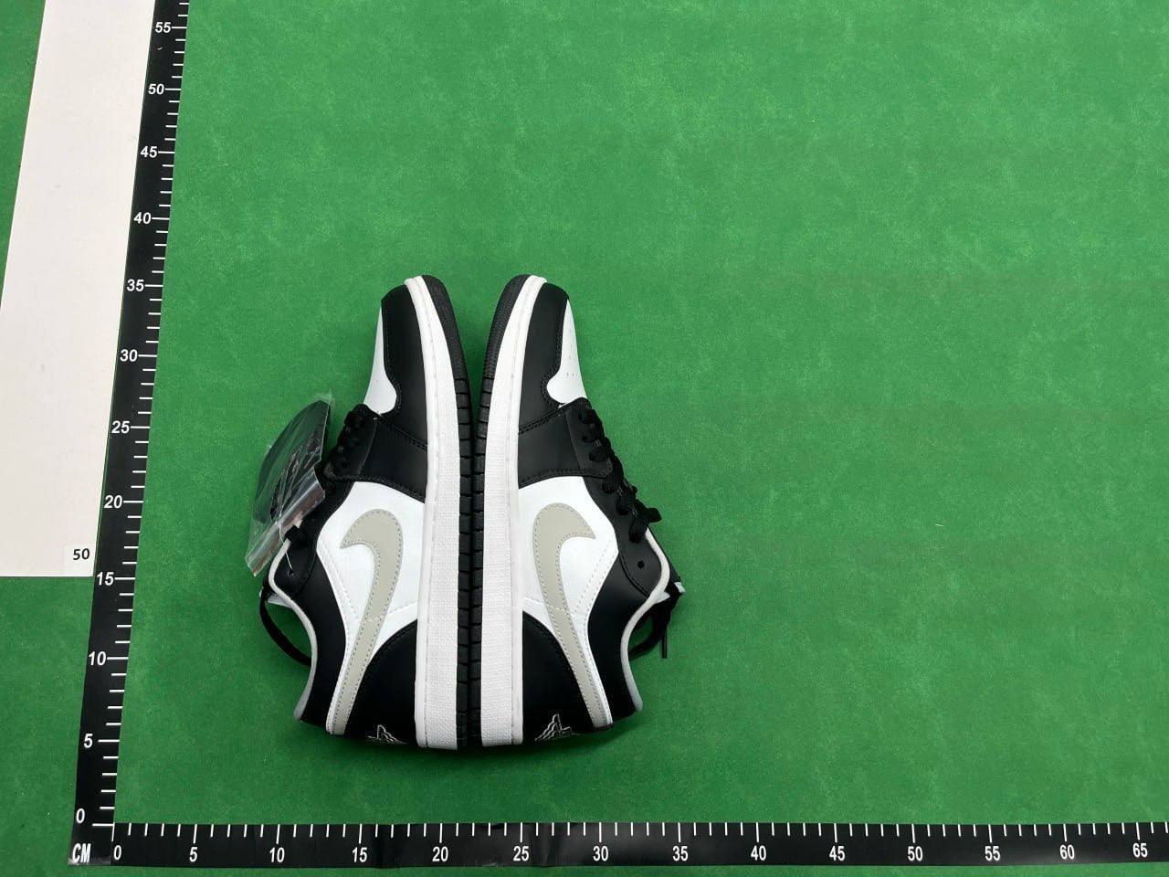 AJ1 - 2