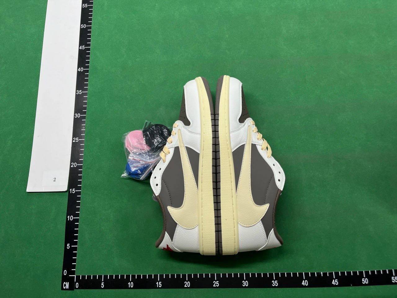 AJ1 - 3
