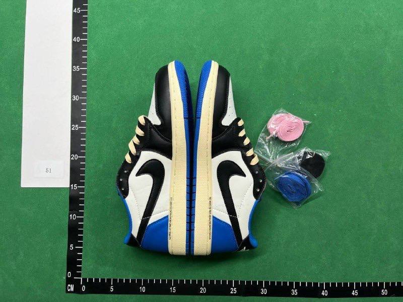 AJ1 - 4