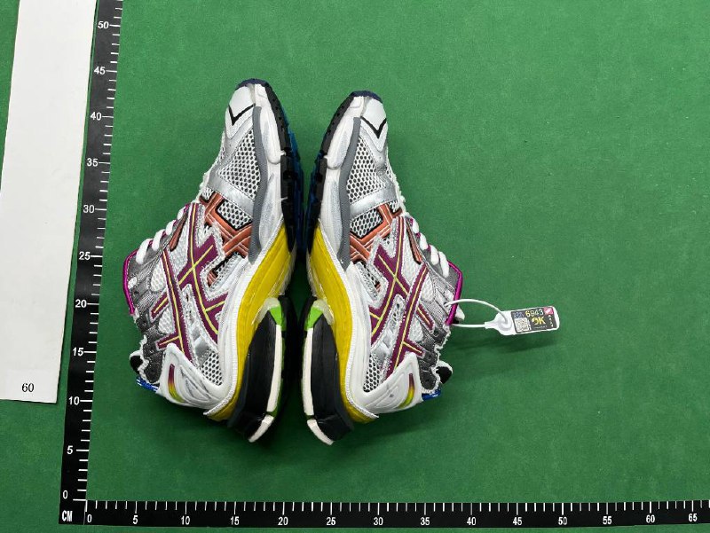  Balenciaga Track 2.0 Led Shoes - 4