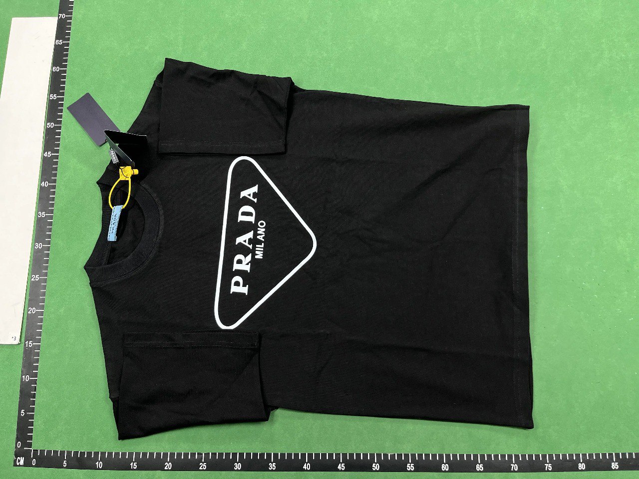 Prada T-shirt  (37 CP) - 3