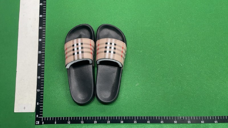 Burberry slippers - 2