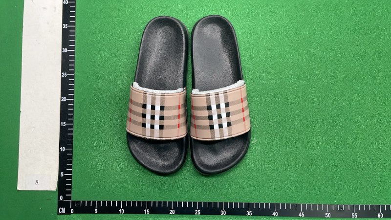 Burberry slippers - 3