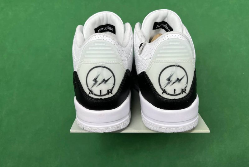 NIKE AIR JORDAN 3 - 3