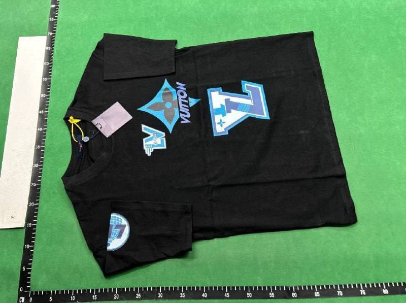 Louis Vuitton tee   - 2