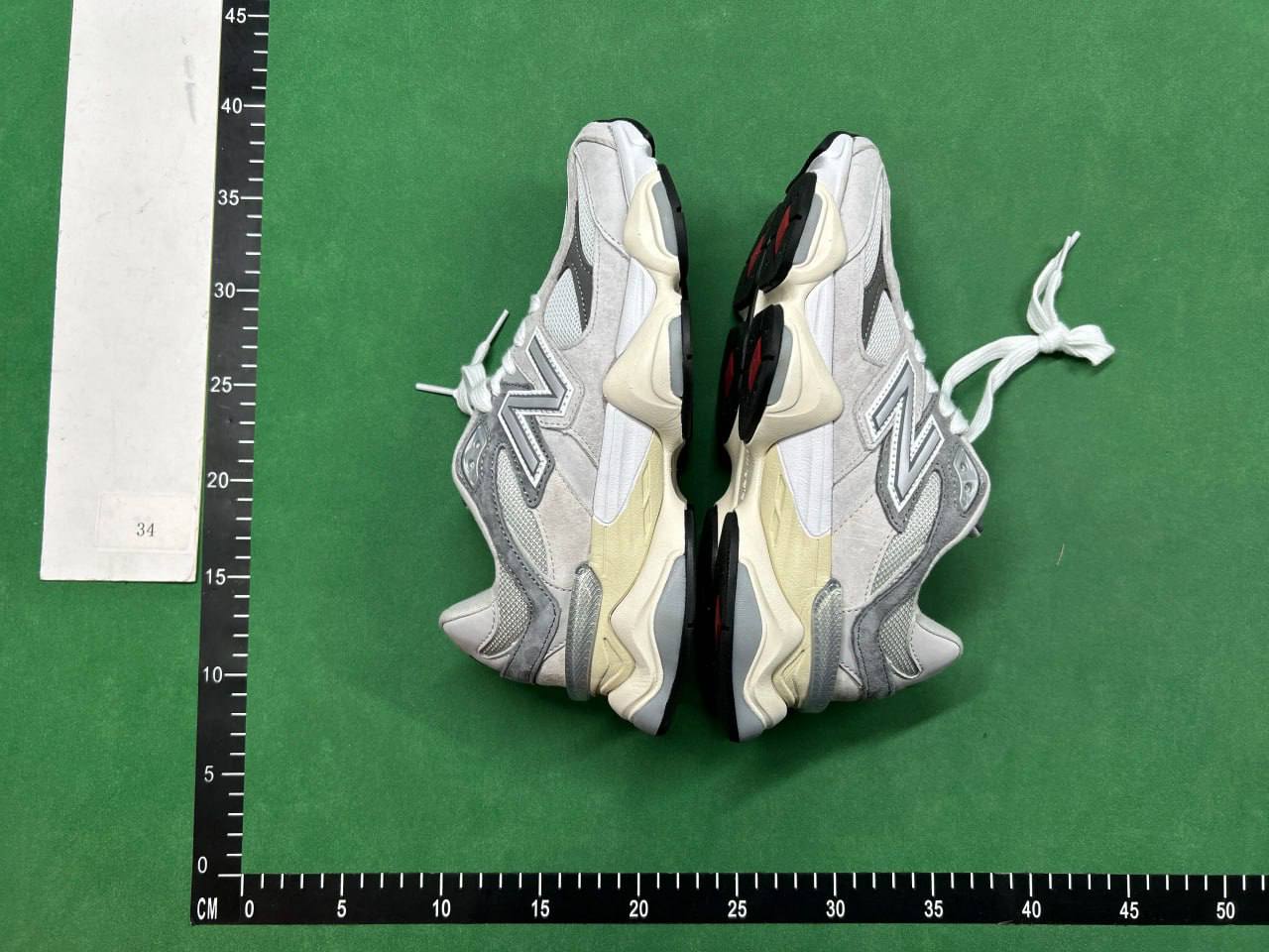 NEW BAIANCE  9060 - 2