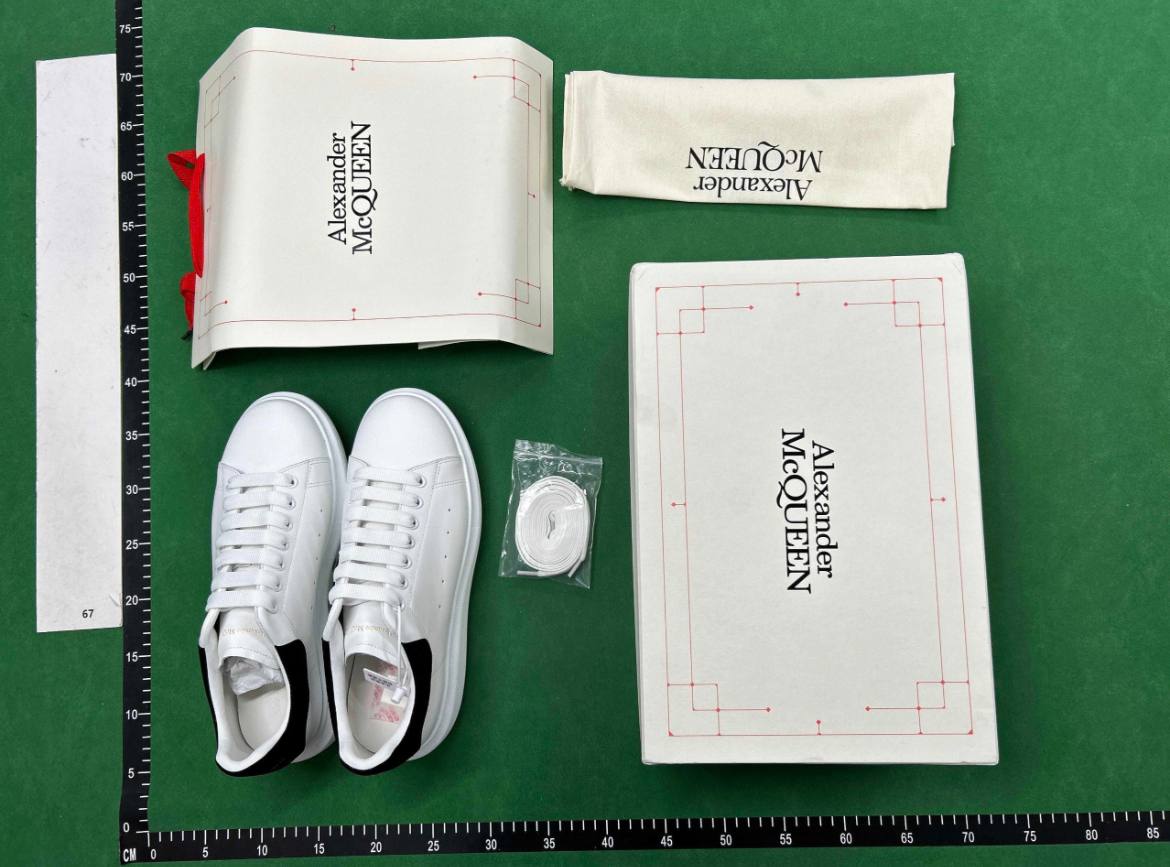 Alexander McQueen - 2
