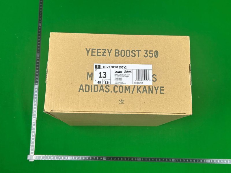 YEEZY 350 - 4