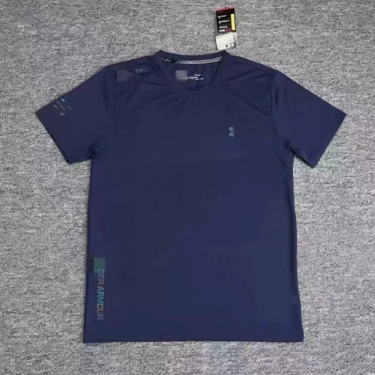 Under Armour T-shirt