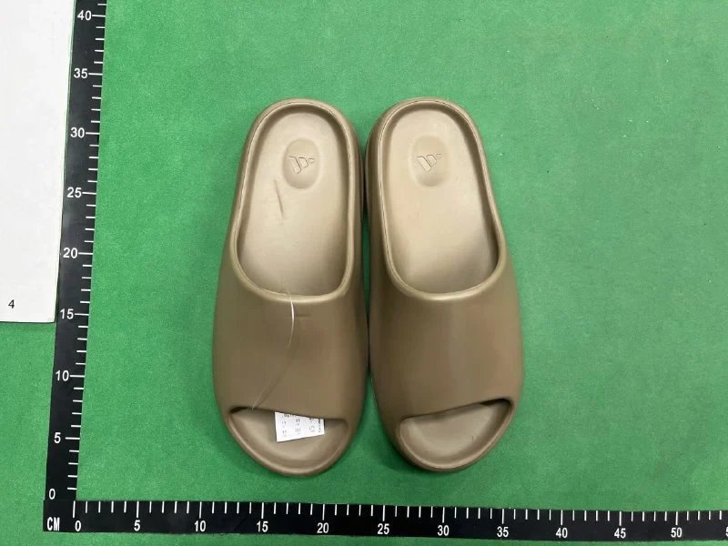 Yeezy Slippers（Factory direct sales） - 3
