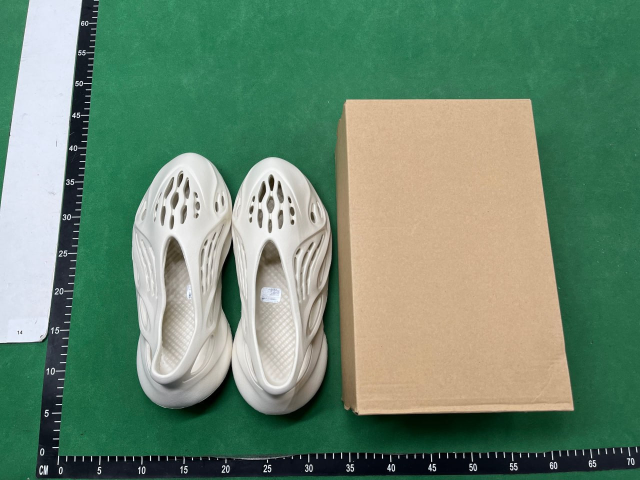 Summer yeezy Slide slippers - 4